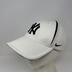 New York Yankees Team Nike MLB Baseball Hat Cap White Black Adjustable Strapback